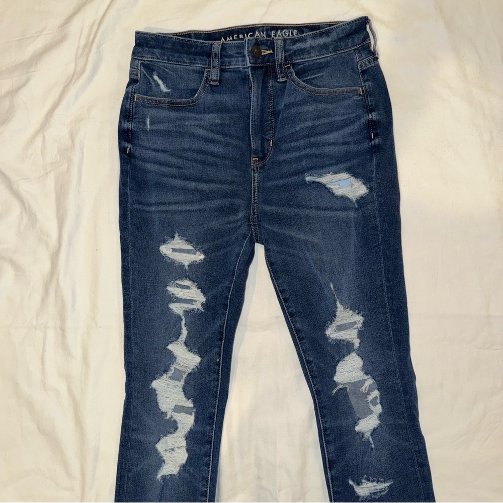 American Eagle Women's Distressed Super high rise